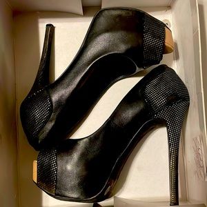Jessica Simpson heels
